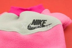  Nike -
